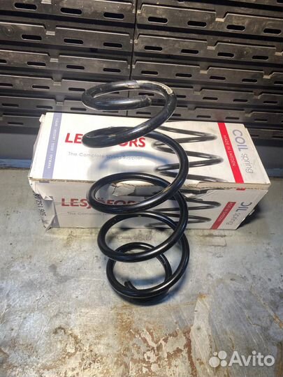 Пружина передней подвески Audi Q3