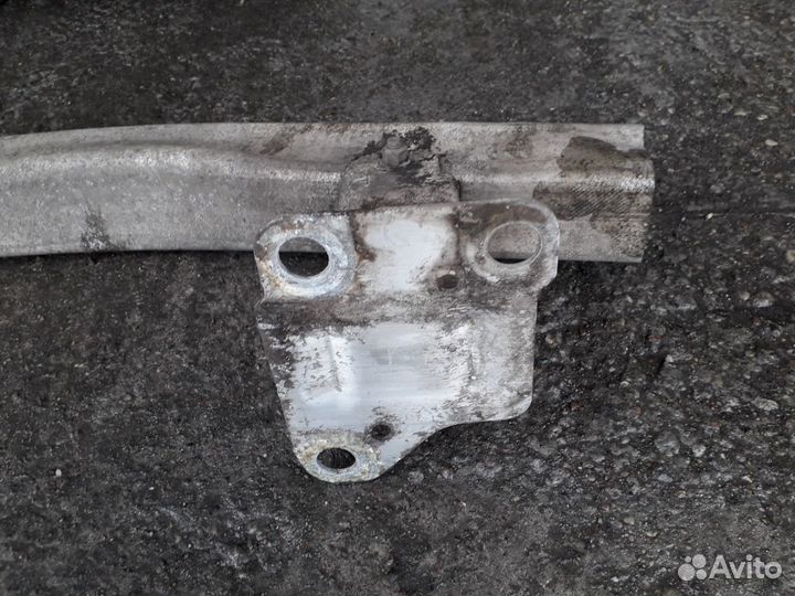 Усилитель переднего бампера Renault Scenic