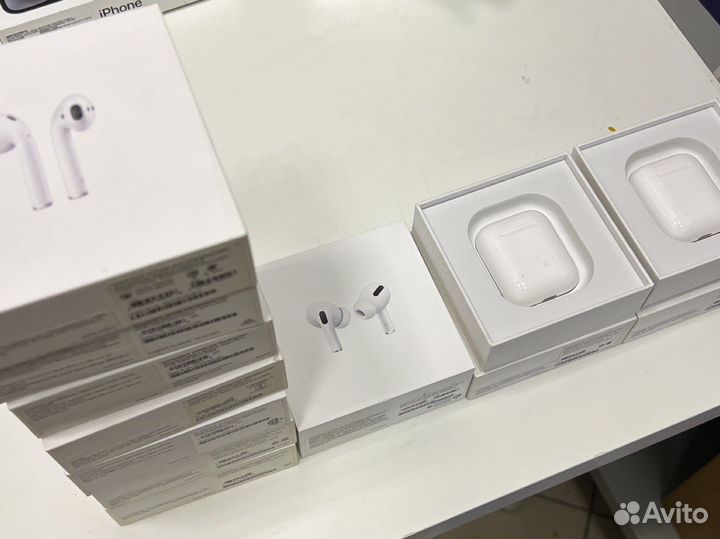 Коробки AirPods 2
