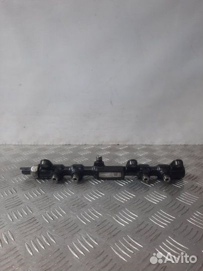 Топливная рампа Jaguar X-Type седан 2.0 fmba 2009