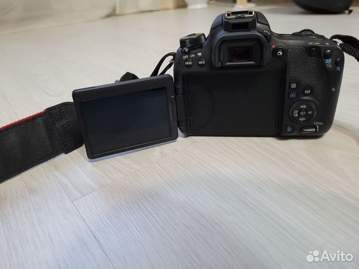 Зеркальный фотоаппарат canon