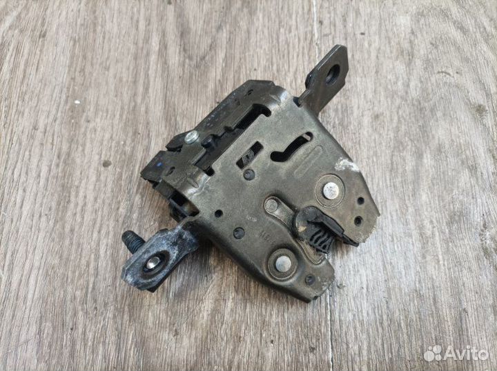 Замок крышки багажника Opel Astra J хетчбэк 5дв
