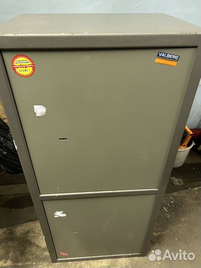 Сейф металлический