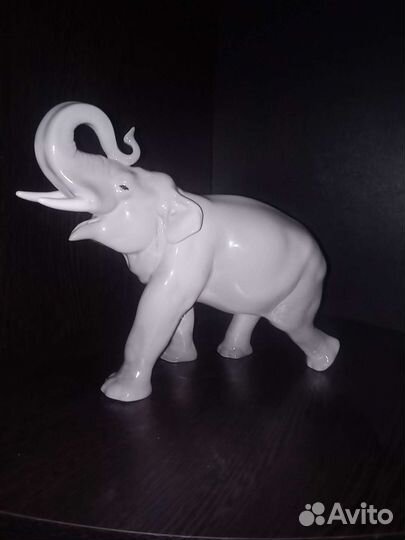 Статуэтка слон фарфор