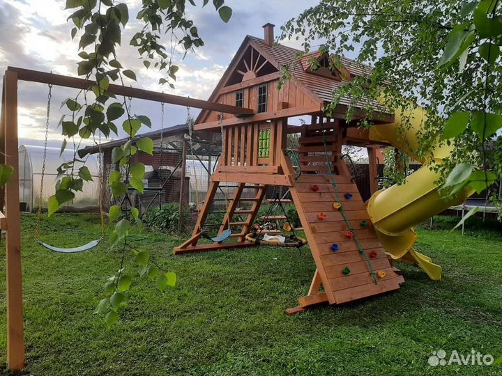 Уличная детская площадка