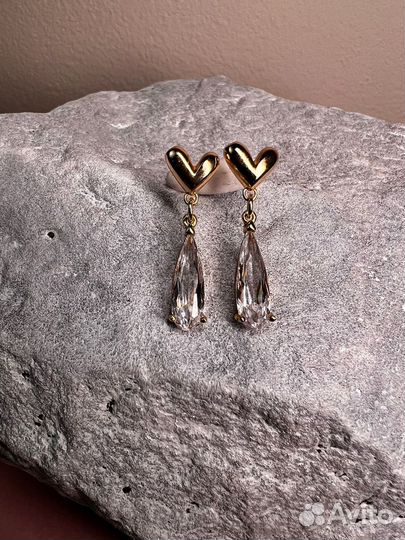 Серьги в форме сердец с подвесками
