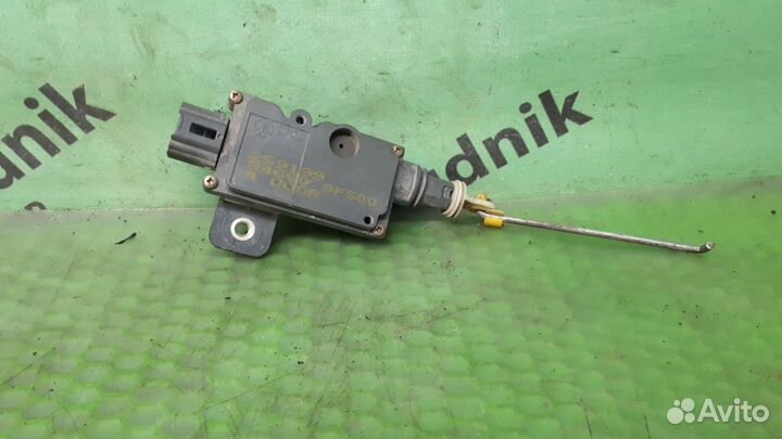 Активатор замка багажника Nissan Primera (P11) II