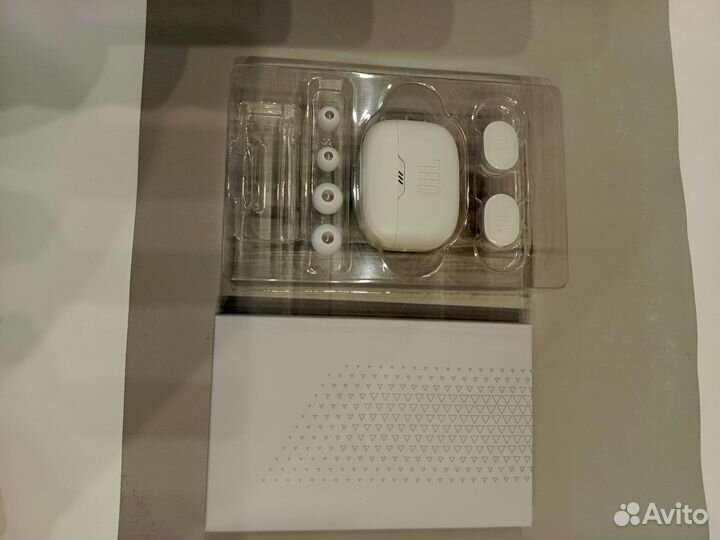 Беспроводные наушники jbl tune 130NC