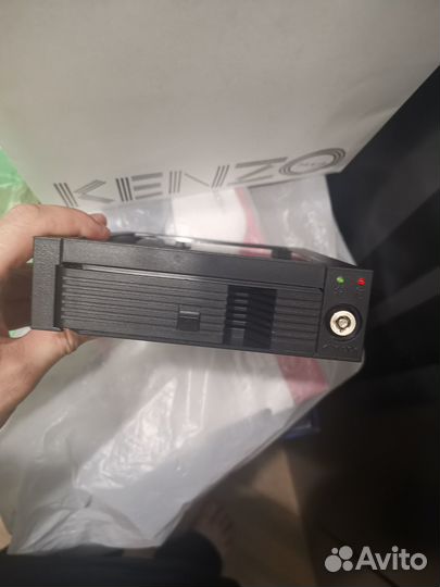 Мобил рек SATA