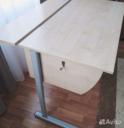 Письменный стол для школьника бу