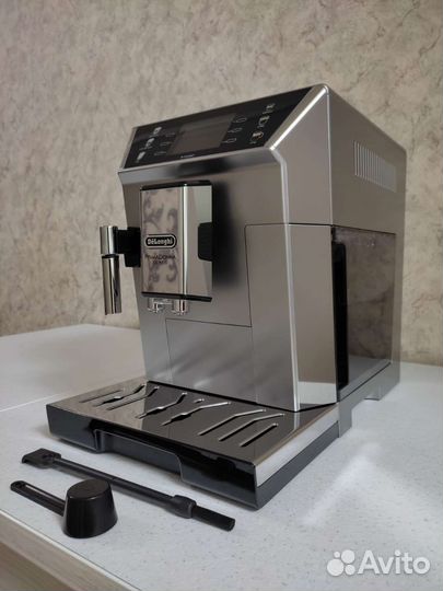 Кофемашина de'longhi class ecam550.85.ms