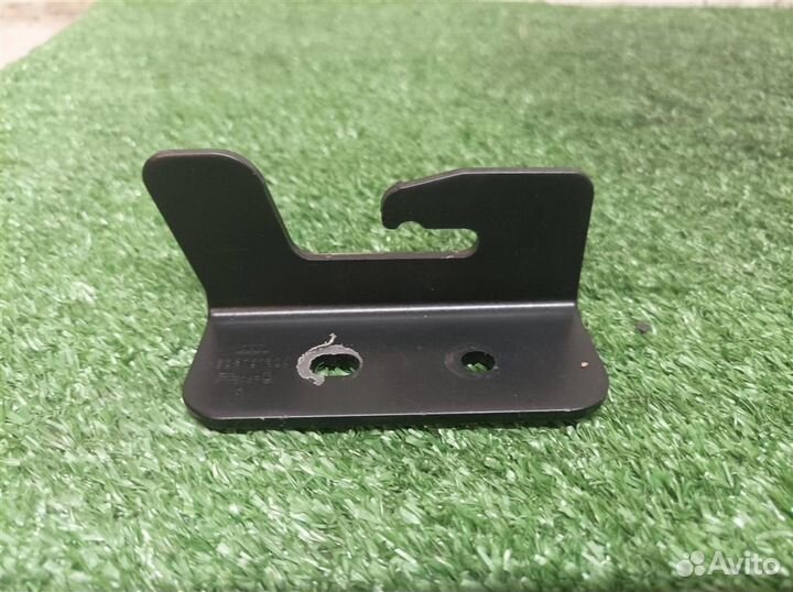 Кронштейн (сопут. товар) Audi Audi A8 4E 2002-2