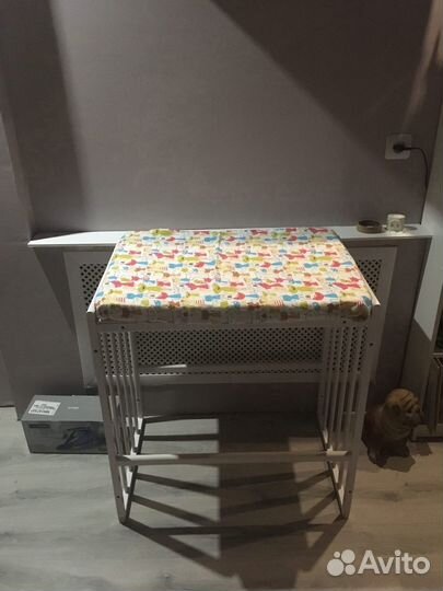 Кровать, пеленальный стол