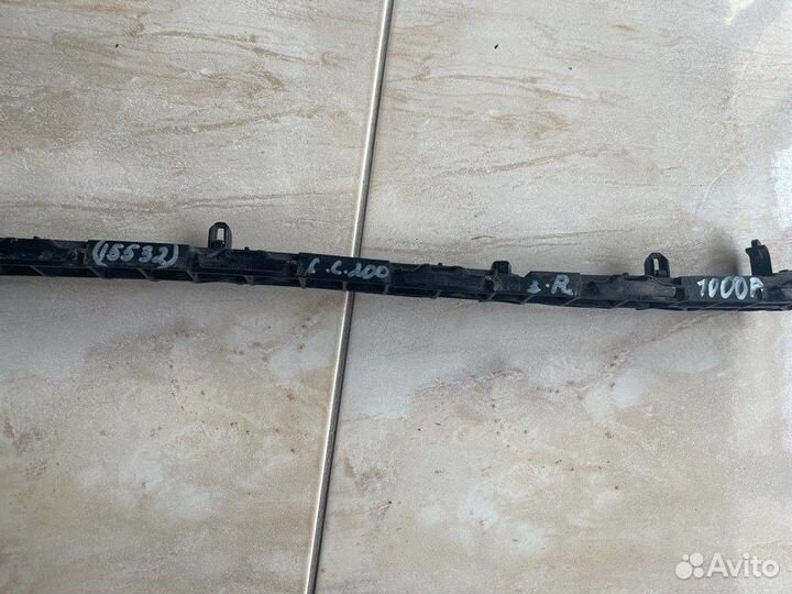 Кронштейн бампера задний правый Toyota Land Cruser