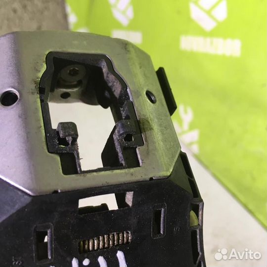 Кронштейн ручки Фольксваген Поло седан рус