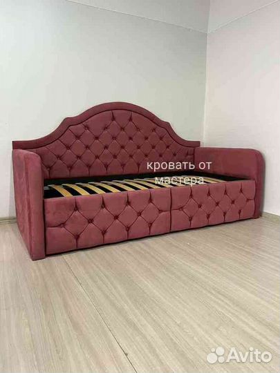 Детская кровать с мягким бортиком