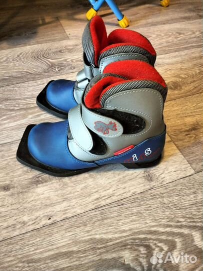 Лыжные ботинки 32р