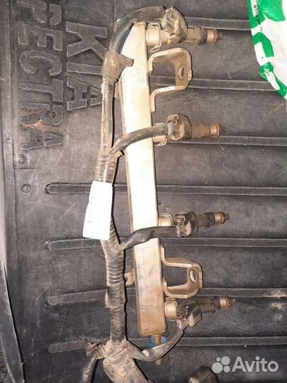 Форсунка топливная Mazda 6 2008 (6M8G9D280AA)