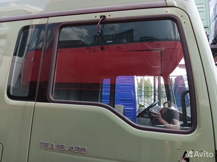 Дверь правая Man TGA