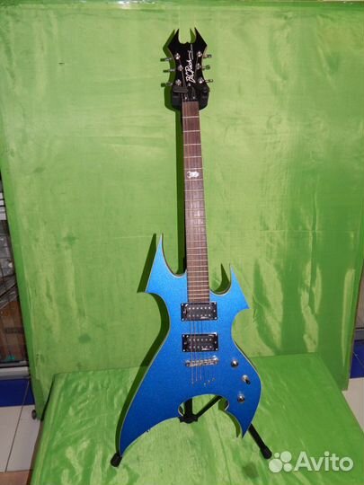 Стойка для всех форм гитар