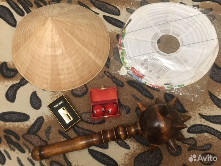 Булава, китайский фонарь, шары, зажигалка