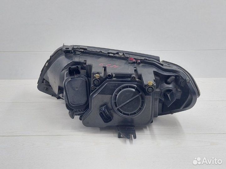 Фара ксеноновая правая