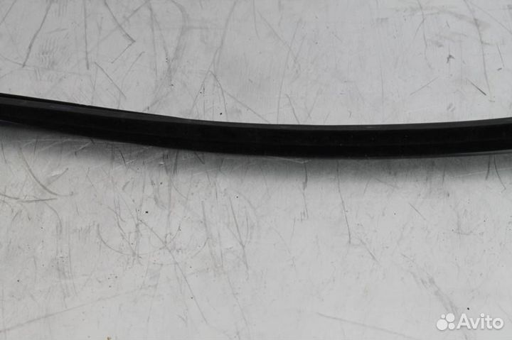 Уплотнитель стекла двери задней левой Hyundai-KIA