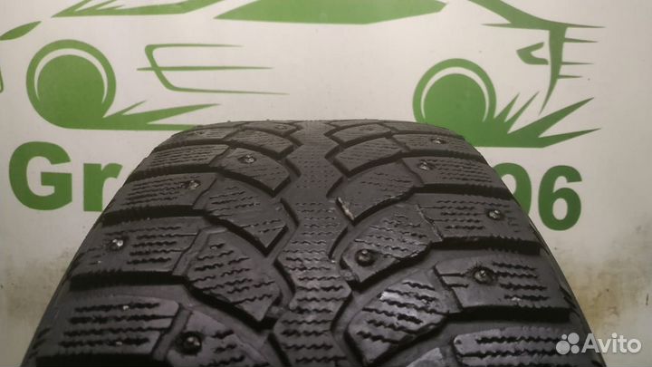 Bridgestone Blizzak Spike-01 215/60 R16
