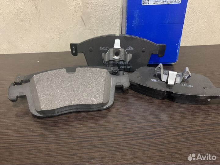 Колодки тормозные перед 324 мм XC60 Volvo 31445985