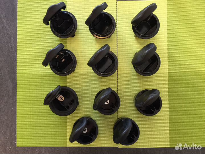 Автомобильная пепельница. Новая (Япония)