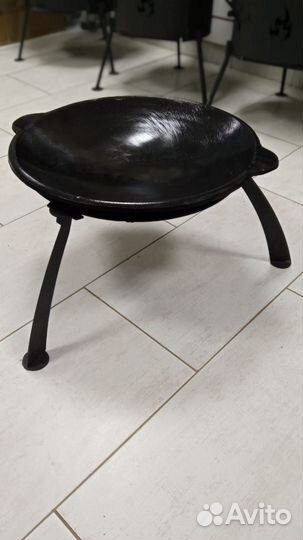 Садж чугунный с подставкой