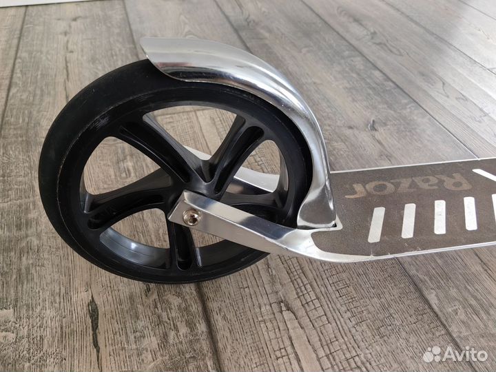 Самокат Razor A5 DLX