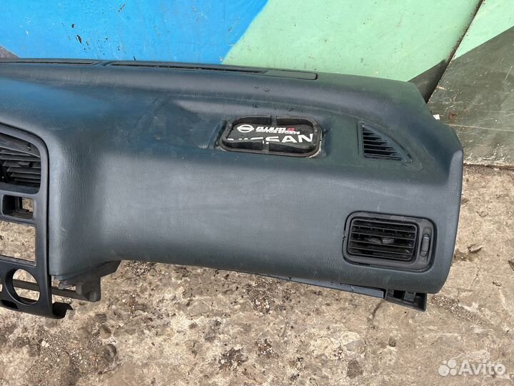 Торпедо Nissan Primera P11