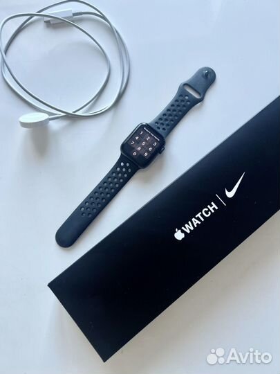 Часы apple watch se 40 mm nike