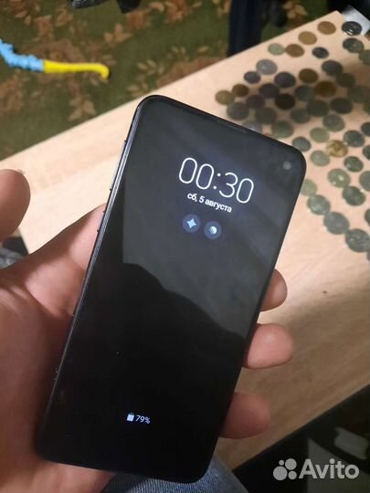 Телефон Samsung galaxy s10e