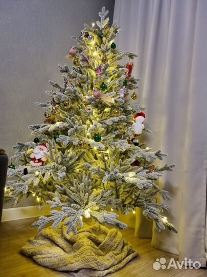 Ель «Вега с освещением заснеженная» напольная