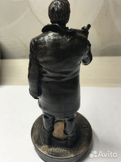 Статуэтка Данилы Багрова из к/ф Брат