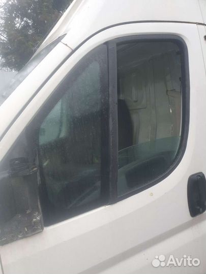 Боковое стекло на ситроен jumper 2