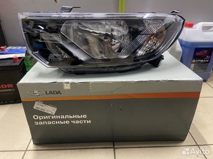 Фара Гранта FL оригинал
