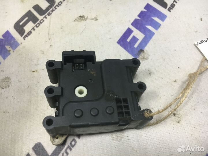 Моторчик заслонки отопителя Мазда сх-7