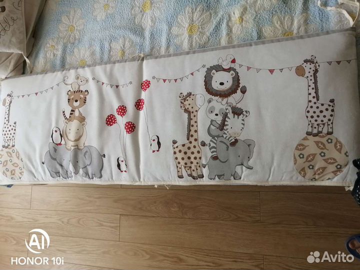 Бортик в комплекте на детскую кроватку