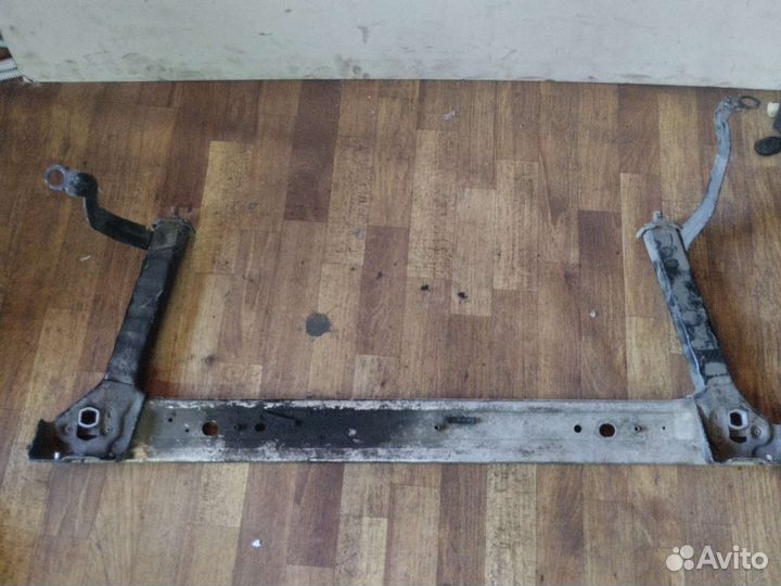 Балка под радиатор Renault Scenic 3