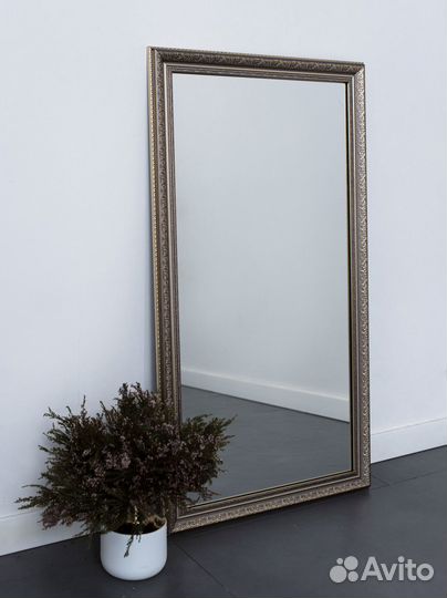 Зеркало настенное декоративное в раме Isoletta