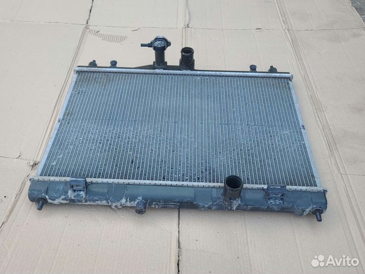 Радиатор охлаждения двигателя Nissan tiida C11