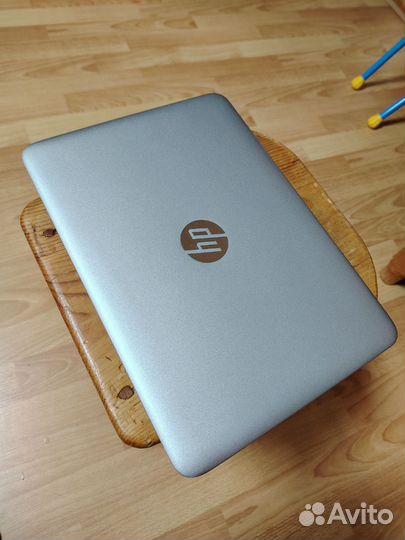 Продам hp820 G3,i5-6300u,ddr4-8гб,grafics 520,nvme