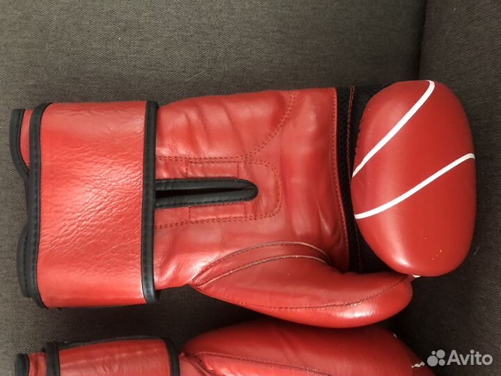 Перчатки для бокса атака