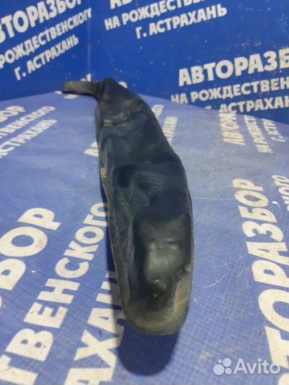 Пыльник крыла Ford Fiesta хэтчбек fyja 2007