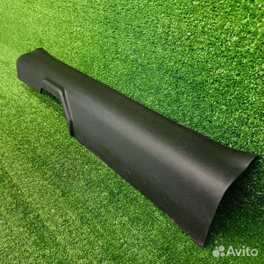 Накладка внутренняя на порог передняя левая