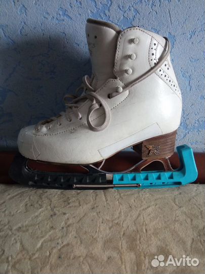 Фигурные коньки risport RF3 pro