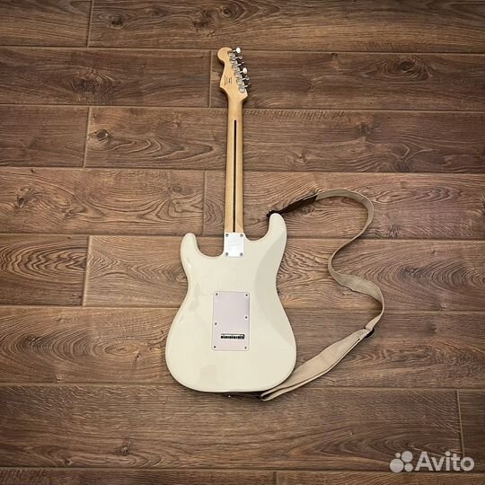 Электрогитара Fender Squier Bullet Strat + Чехол+